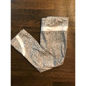 LULULEMON MIDCALF LEGGINGS w speckled print SIZE6
